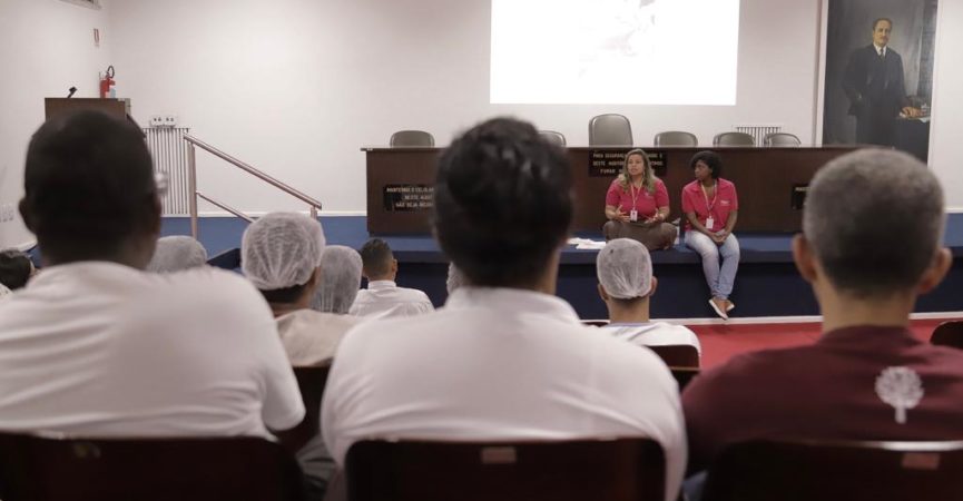 Marcô realiza roda de conversa no Hospital Aristides Maltez